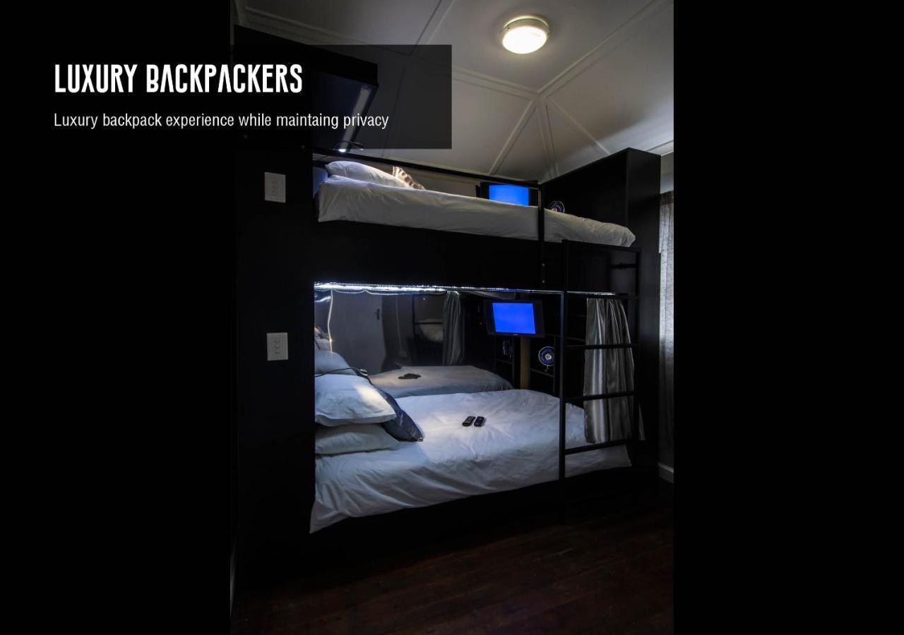 Hostel Luxury Backpackers Port Elizabeth Exterior foto