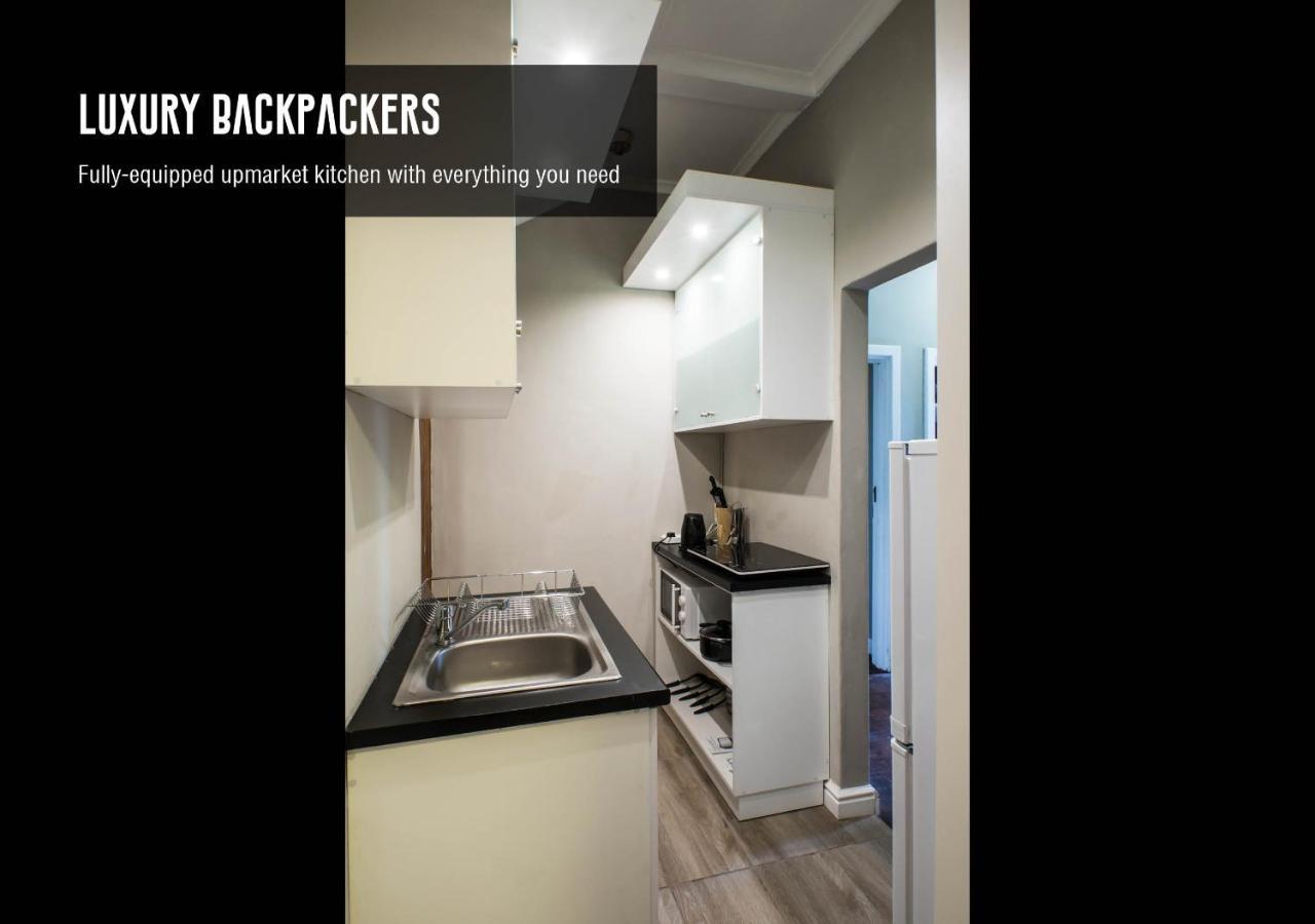 Hostel Luxury Backpackers Port Elizabeth Exterior foto